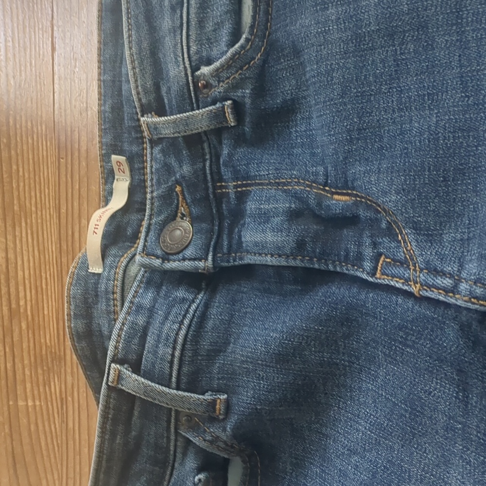 Levi's 711 Skinny Jeans Size 29 Medium Wash Mid Rise Stretch Denim Classic